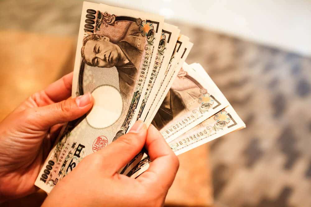 Japanese yen sends higher more against US Dollar