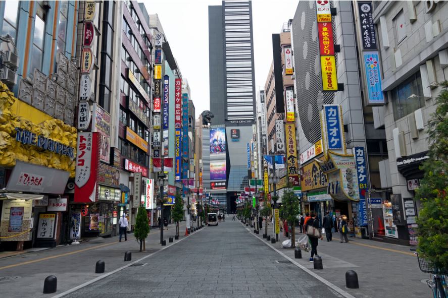 Japan lockdown Shinjuku Tokyo