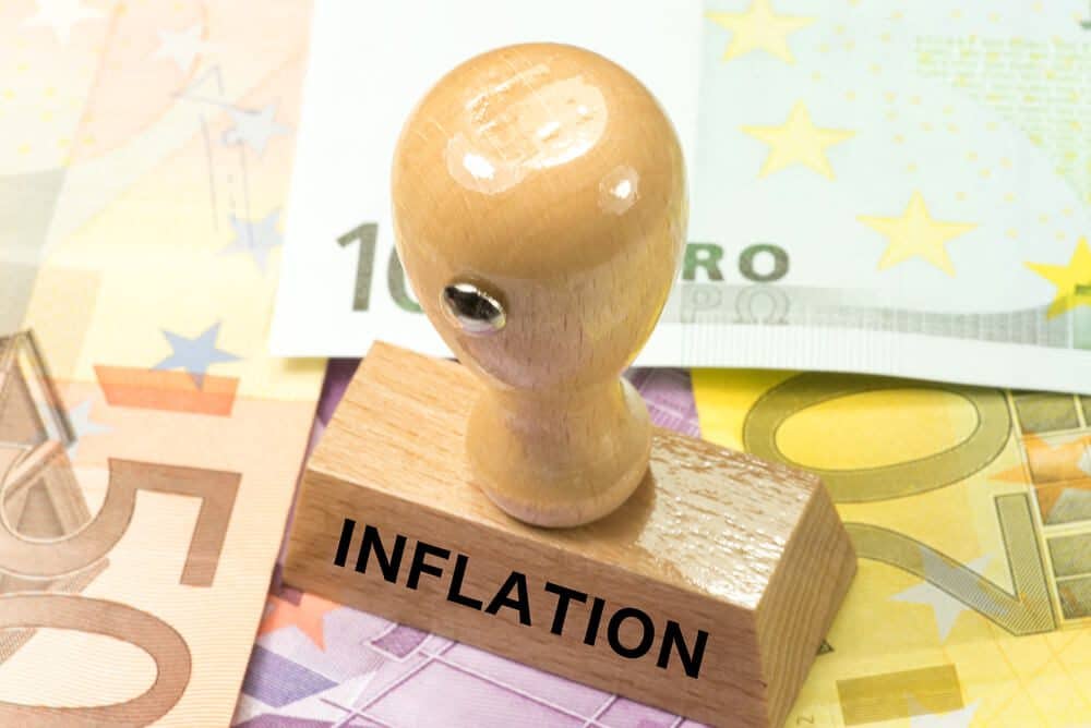 inflation rates could continue until Year-end. ECB may not rush to tighten monetary policy until Economy growth strengthens