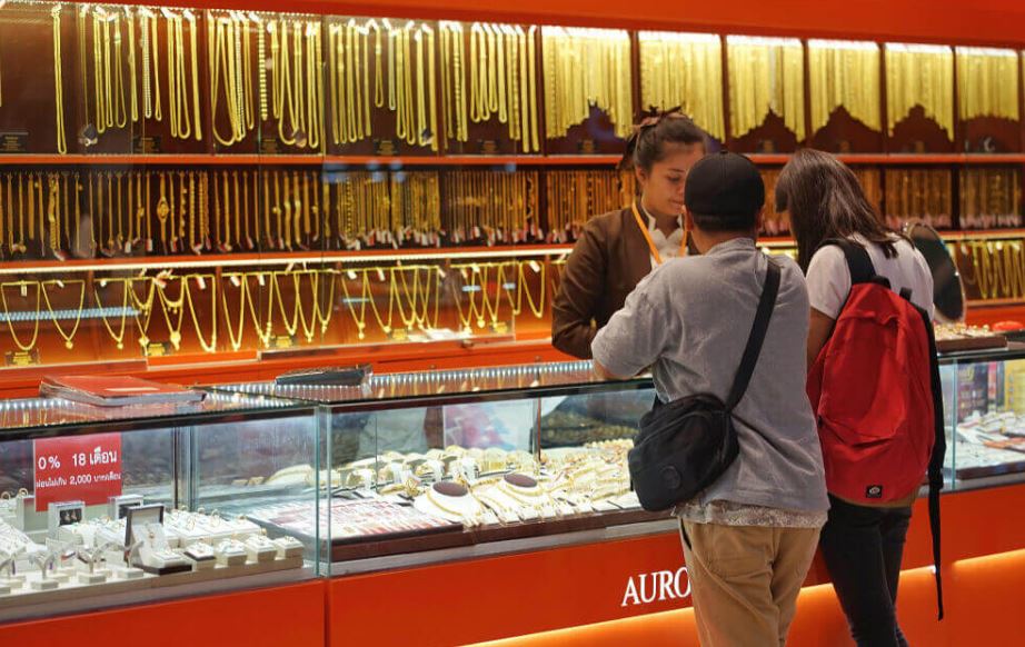 Gold prices remain higher